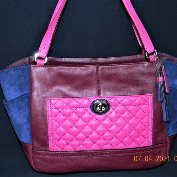 COACH QUILTED CARRIE PARK BAG - Picture 2 of 9